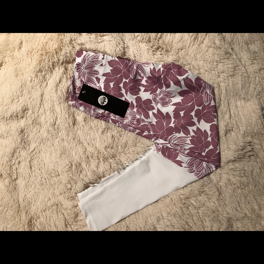 NWT Senita workout leggings